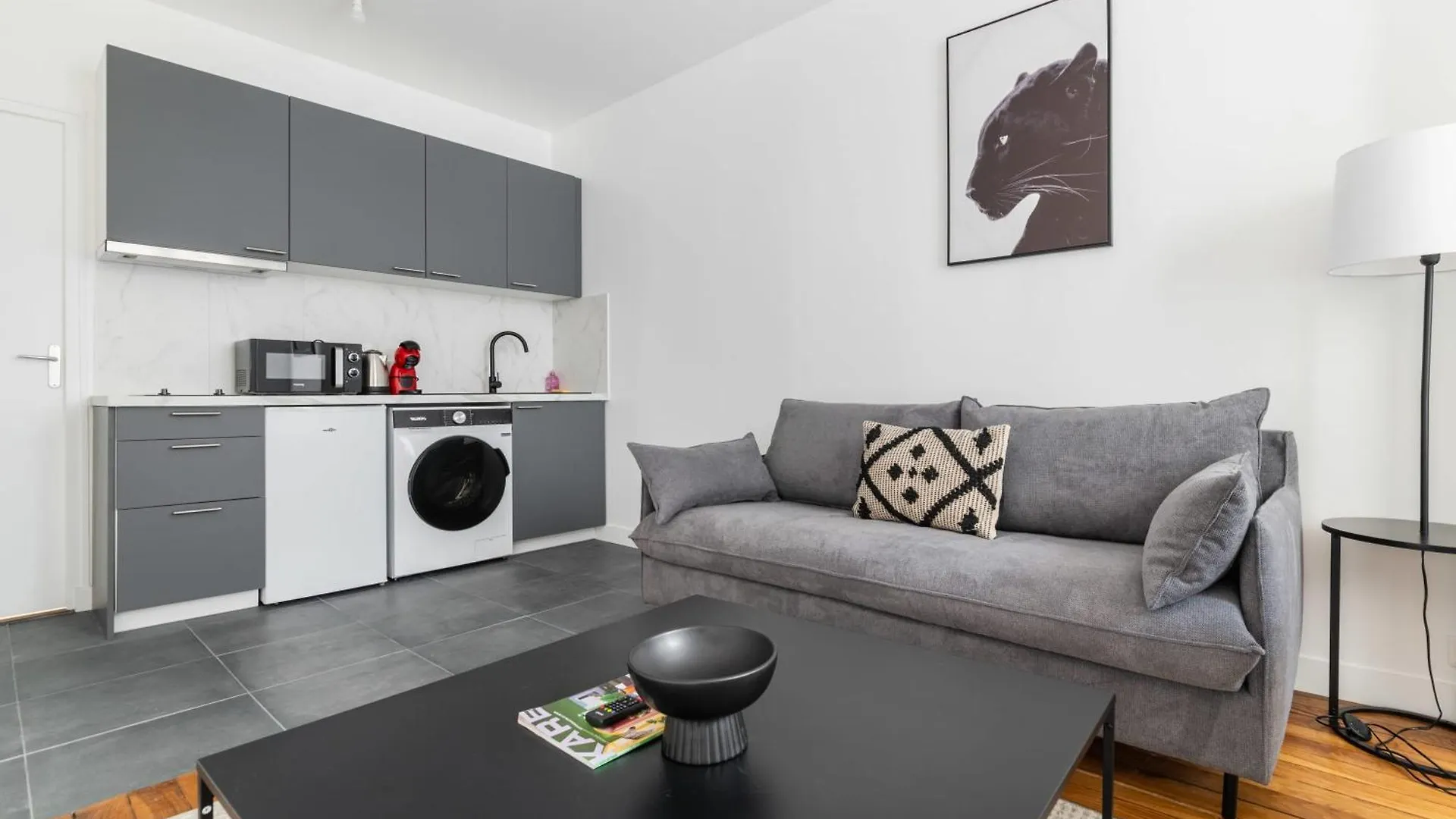 Appartement 2 Pieces Refait Neuf Metro Jaures - Paris 19 - 4P - Flat-Guest