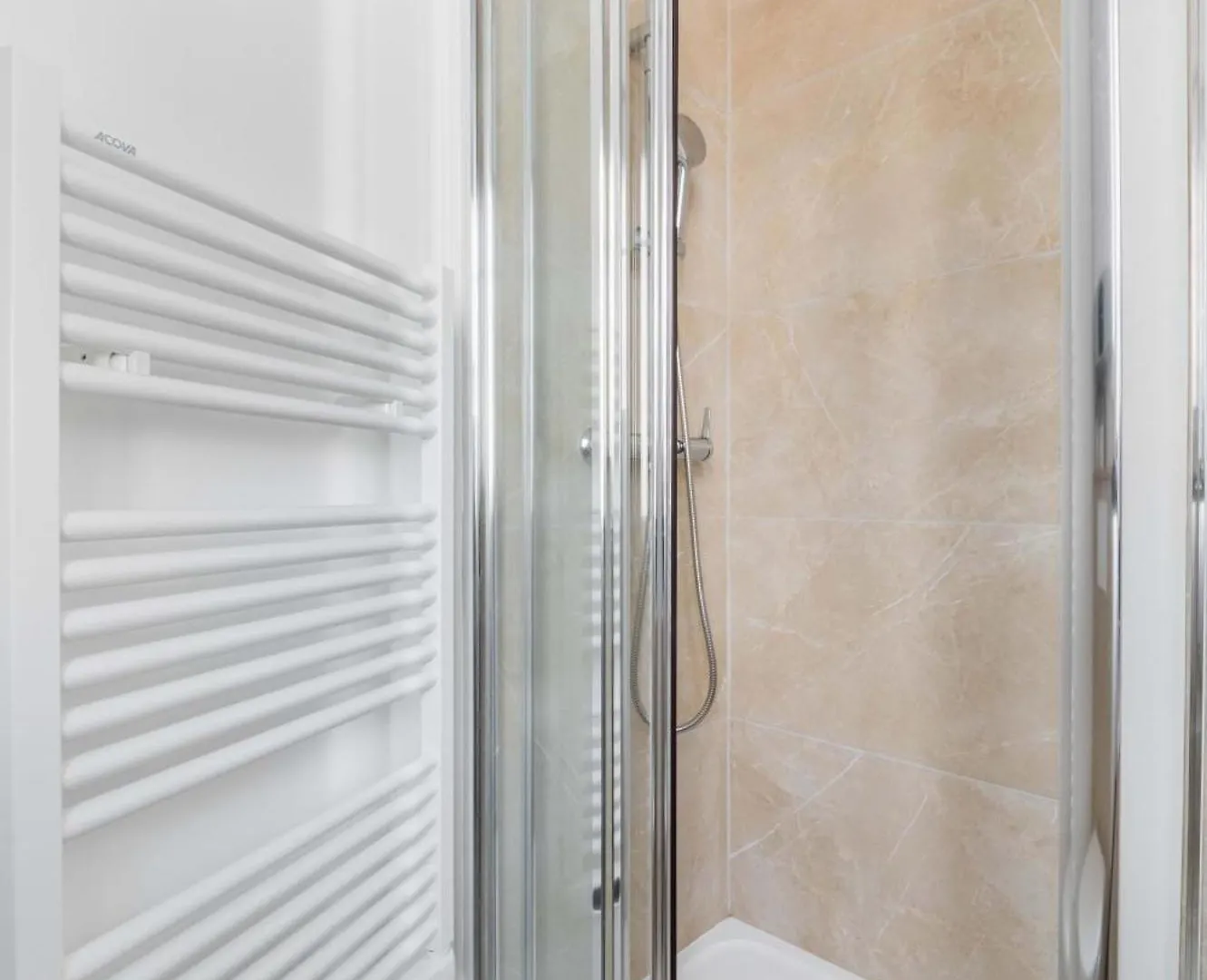 2 Pieces Refait Neuf Metro Jaures - Paris 19 - 4P - Flat-Guest Apartment 0*,